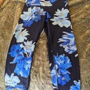 Old Navy crop workout pants